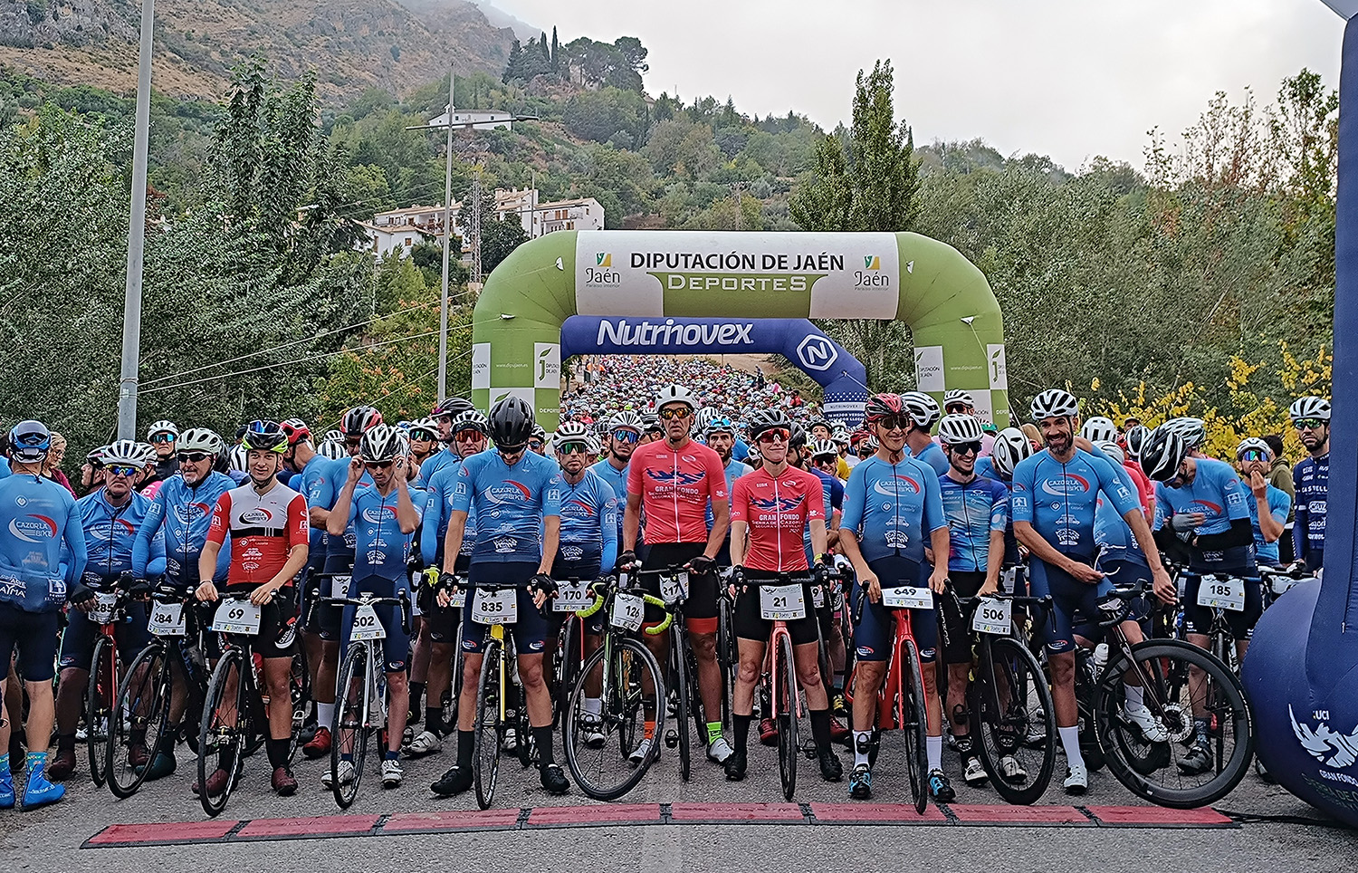 La ciudad de Cazorla celebra la fiesta del ciclismo con la cuarta edición de la prueba Gran Fondo Sierra de Cazorla, Segura y Las Villas