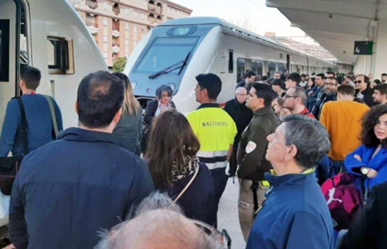 Jaén Merece Más (JM+)pide al Gobierno central una alternativa por tren a Madrid para 2025 y ampliar obras para reducir el viaje de 4 a 2,5 horas